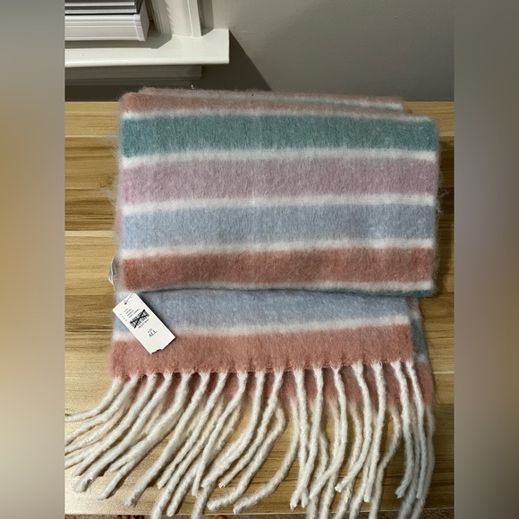 By Anthropologie Horizontal Stripe Scarf - Picture 3 of 4